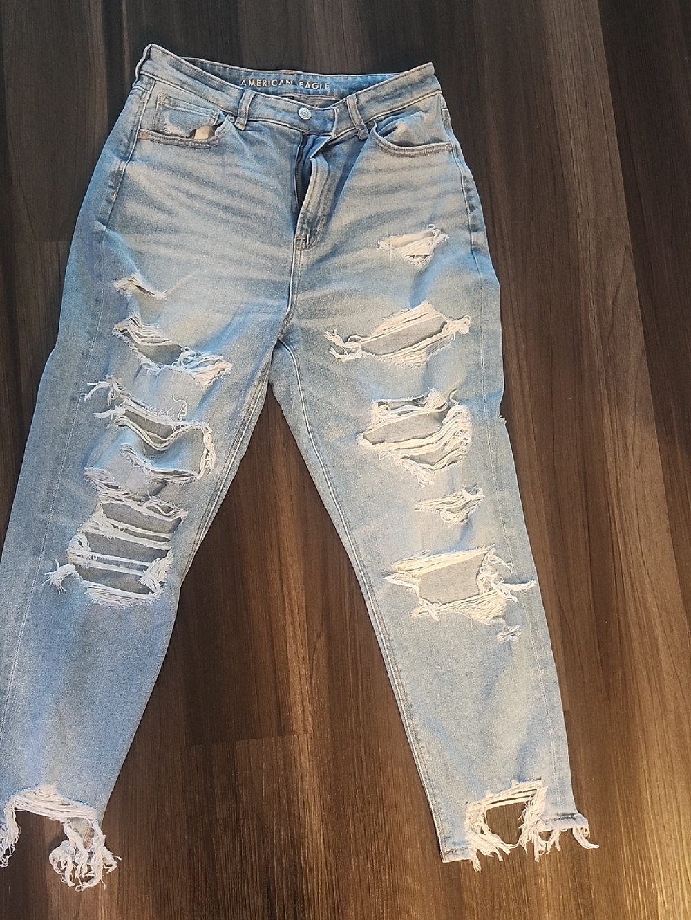 American Eagle Outfitters Light Wash Ripped Boyfriend Jeans